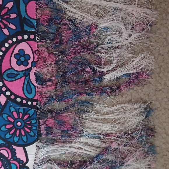 100% Pure Silk Floral And Butterfly Pattern Scarf Shawl - Picture 9 of 17
